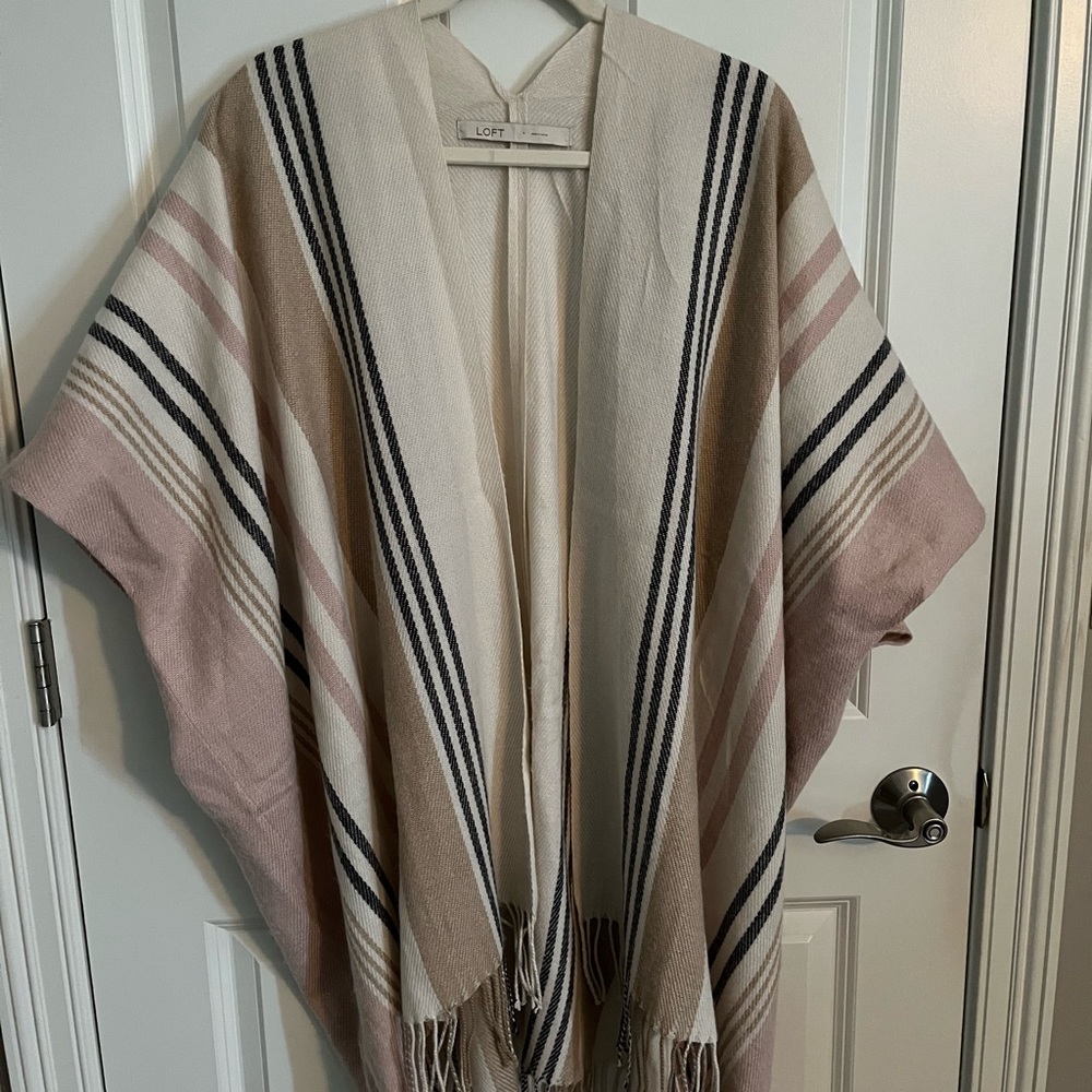 Loft Poncho